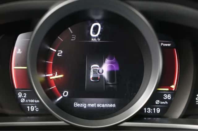 Volvo V40 (2019) thumbnail 40