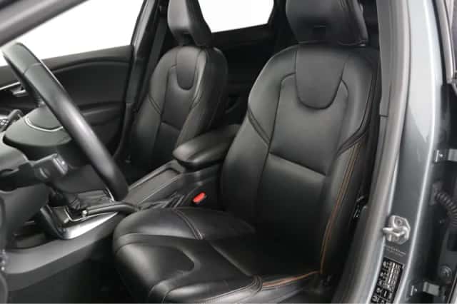 Volvo V40 (2019) thumbnail 6