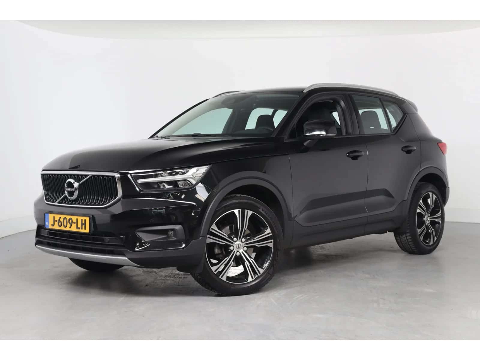 Volvo XC40 (2020) — foto 1