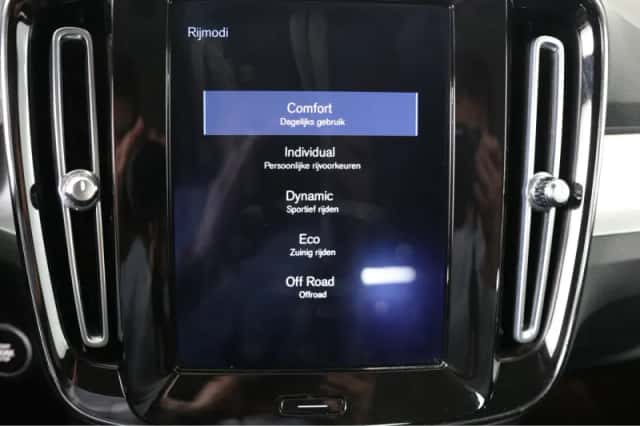 Volvo XC40 (2020) thumbnail 14