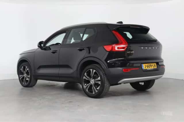 Volvo XC40 (2020) thumbnail 3