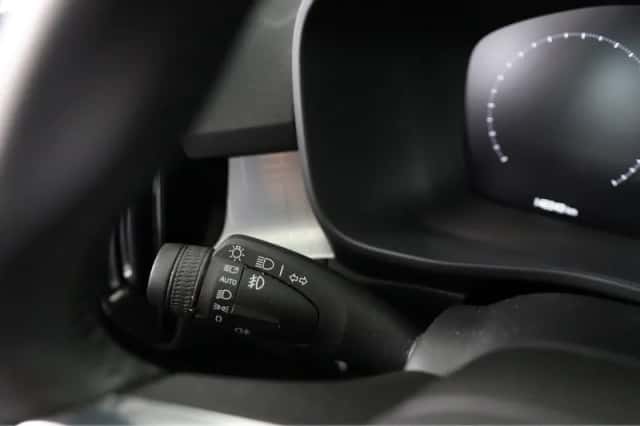 Volvo XC40 (2020) thumbnail 31