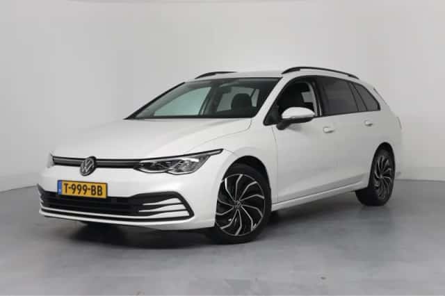 Volkswagen Golf (2023) thumbnail 1
