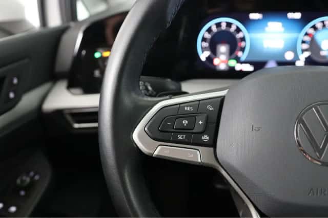 Volkswagen Golf (2023) thumbnail 28