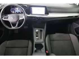 Volkswagen Golf (2023) thumbnail 4