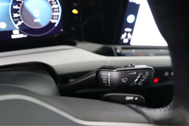 Volkswagen Golf (2023) thumbnail 31