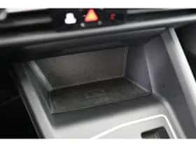 Volkswagen Golf (2023) thumbnail 38