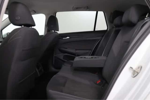 Volkswagen Golf (2023) thumbnail 42