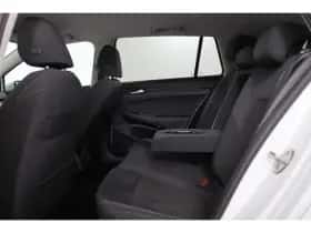 Volkswagen Golf (2023) thumbnail 42