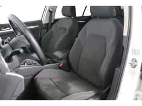 Volkswagen Golf (2023) thumbnail 6