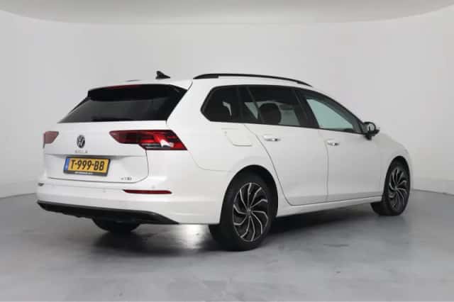 Volkswagen Golf (2023) thumbnail 7