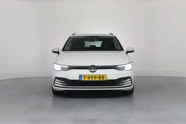 Volkswagen Golf (2023) thumbnail 9