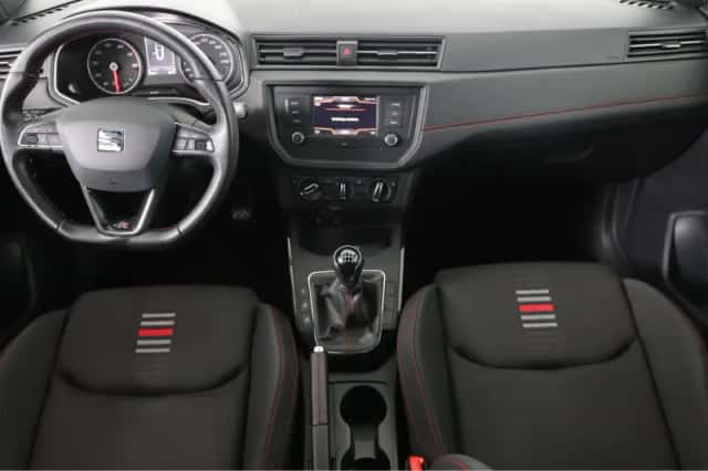 SEAT Arona (2018) thumbnail 4