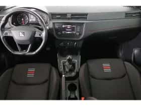 SEAT Arona (2018) thumbnail 4