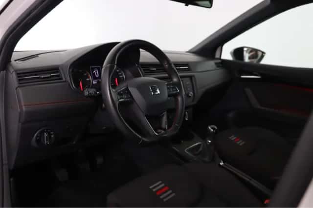 SEAT Arona (2018) thumbnail 5