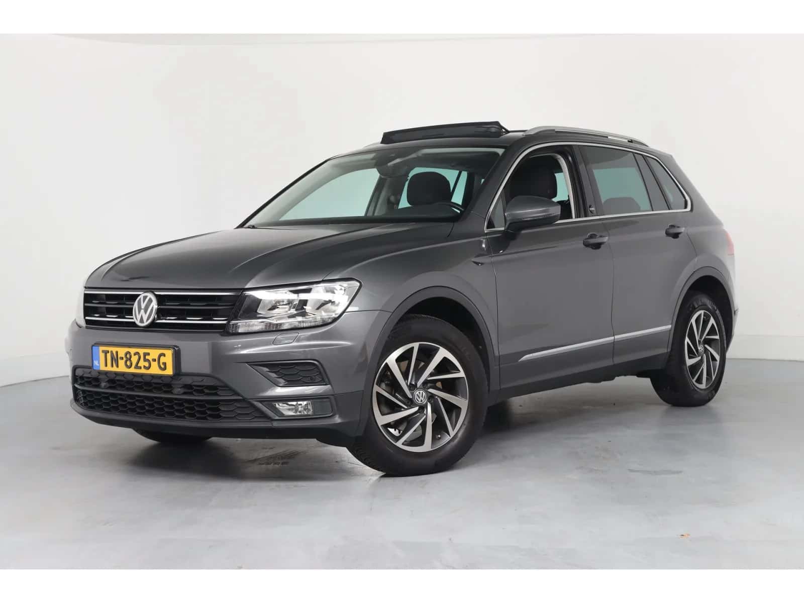 Volkswagen Tiguan (2017) — foto 1