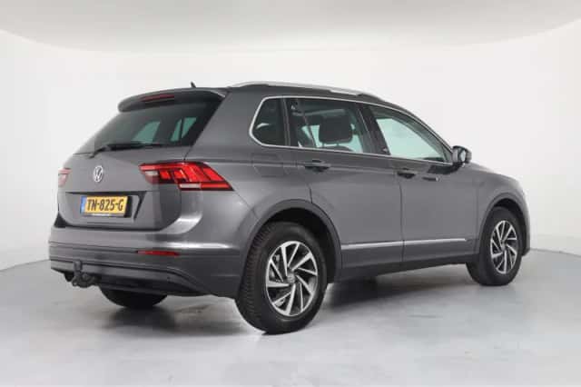 Volkswagen Tiguan (2017) thumbnail 11