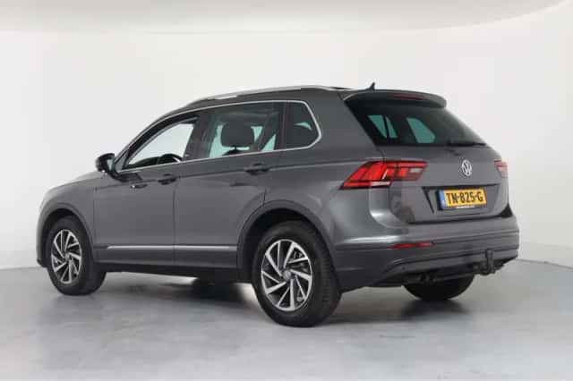 Volkswagen Tiguan (2017) thumbnail 3