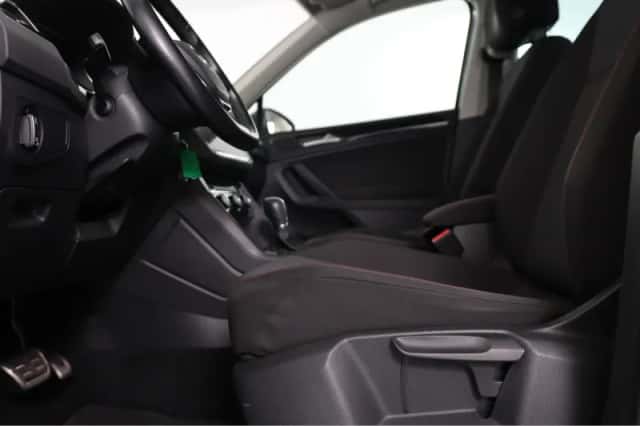 Volkswagen Tiguan (2017) thumbnail 28