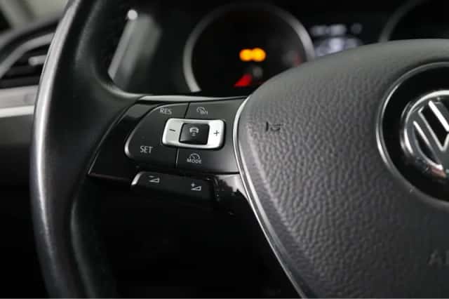 Volkswagen Tiguan (2017) thumbnail 32