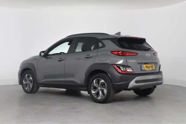 Hyundai Kona (2021) thumbnail 3