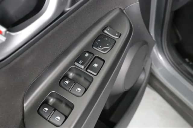 Hyundai Kona (2021) thumbnail 22