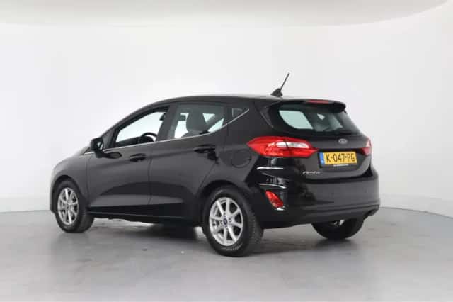 Ford Fiesta (2021) thumbnail 3