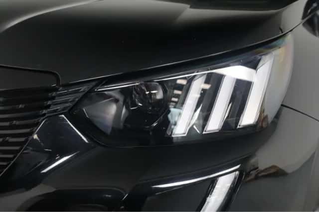Peugeot e-2008 (2023) thumbnail 18