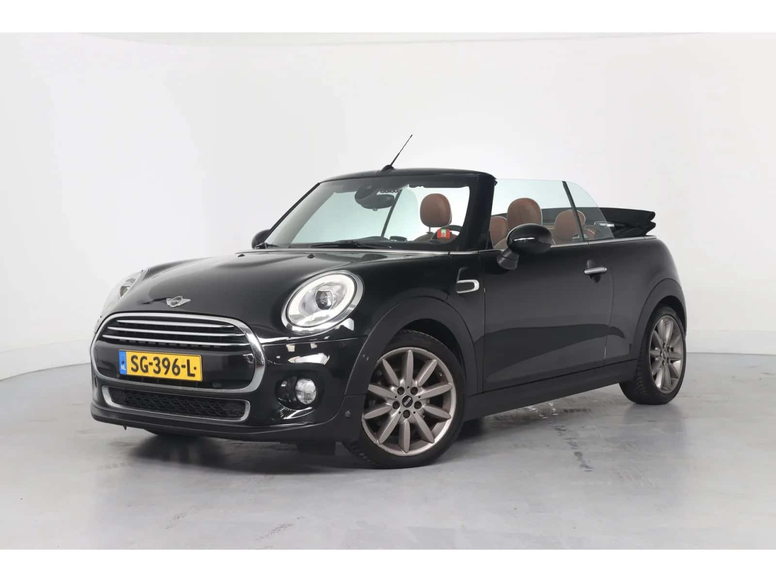 MINI Cabrio (2018) — foto 1