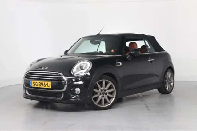 MINI Cabrio (2018) thumbnail 2