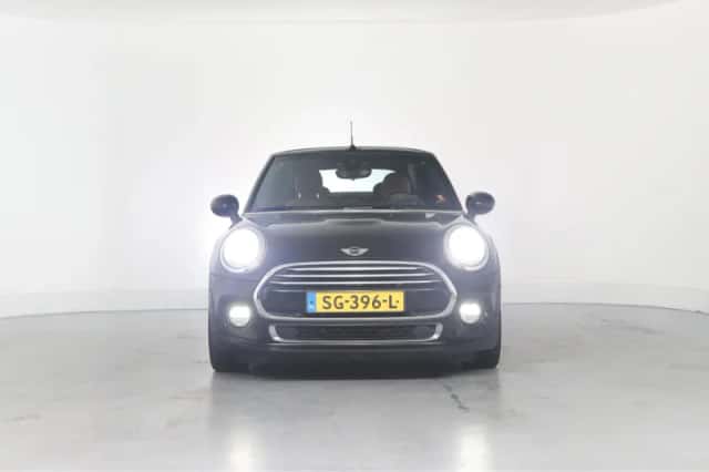 MINI Cabrio (2018) thumbnail 11