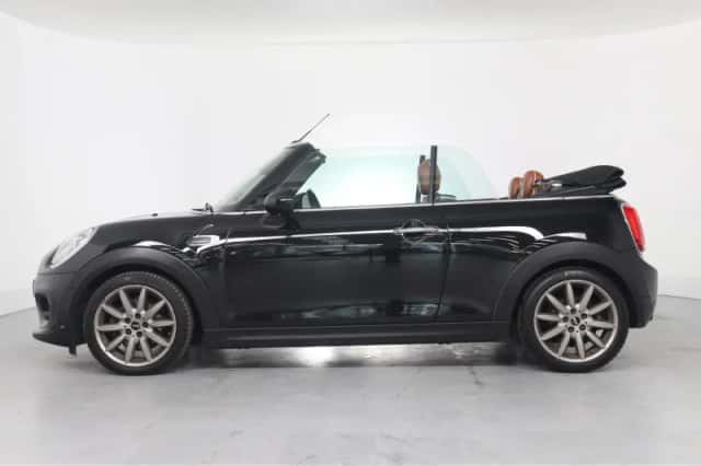 MINI Cabrio (2018) thumbnail 3