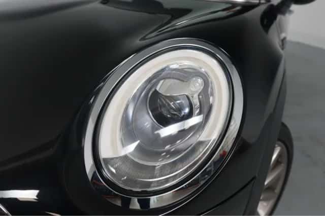 MINI Cabrio (2018) thumbnail 24