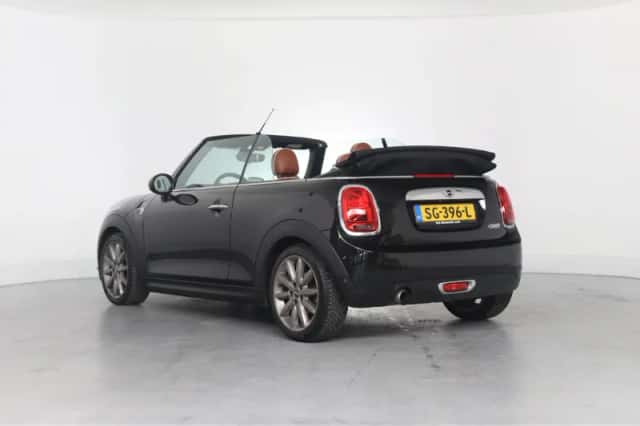 MINI Cabrio (2018) thumbnail 4