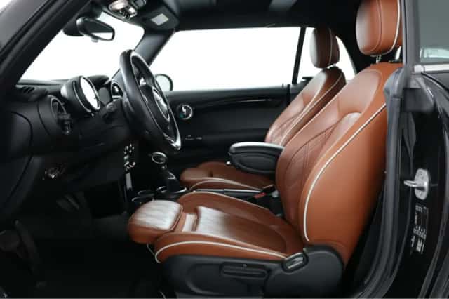 MINI Cabrio (2018) thumbnail 6