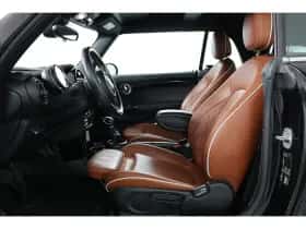 MINI Cabrio (2018) thumbnail 6