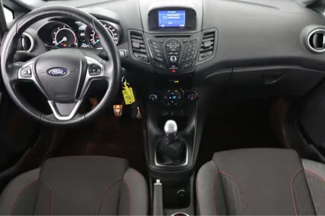 Ford Fiesta (2017) thumbnail 4