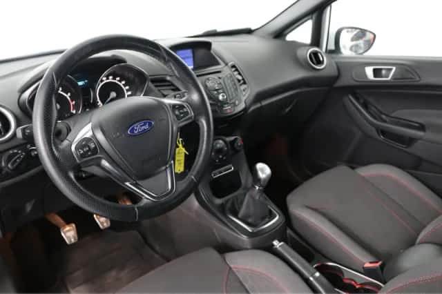 Ford Fiesta (2017) thumbnail 5
