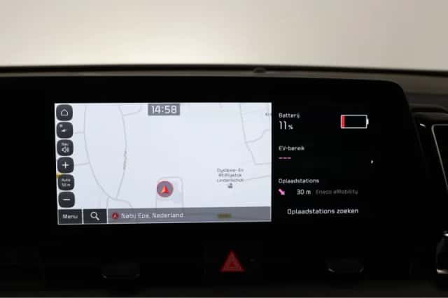 Kia Sportage (2023) thumbnail 15
