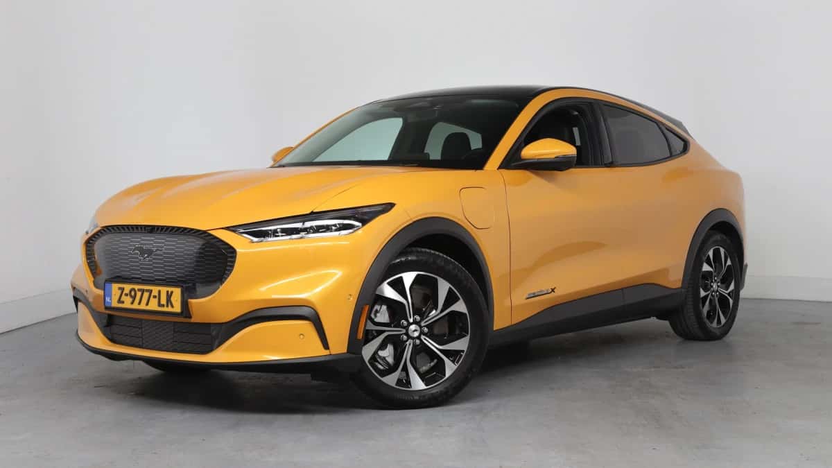Ford Mustang Mach-E (2024) — foto 1