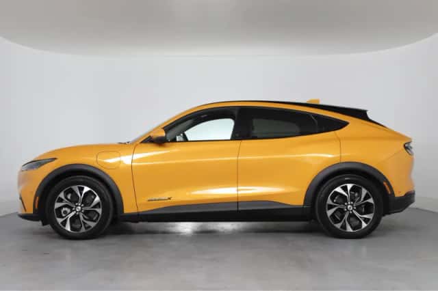 Ford Mustang Mach-E (2024) thumbnail 3
