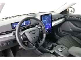 Ford Mustang Mach-E (2024) thumbnail 5