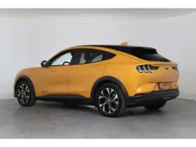 Ford Mustang Mach-E (2024) thumbnail 7