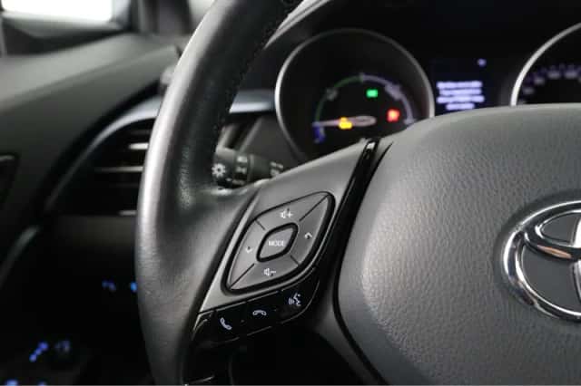 Toyota C-HR (2021) thumbnail 22