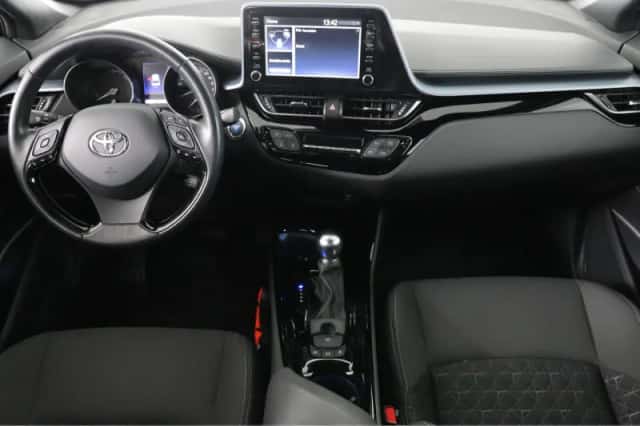 Toyota C-HR (2021) thumbnail 4