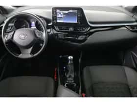 Toyota C-HR (2021) thumbnail 4