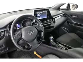 Toyota C-HR (2021) thumbnail 5