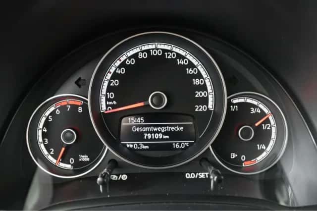 Volkswagen Up! (2023) thumbnail 12