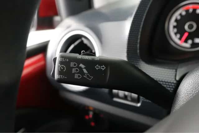 Volkswagen Up! (2023) thumbnail 17