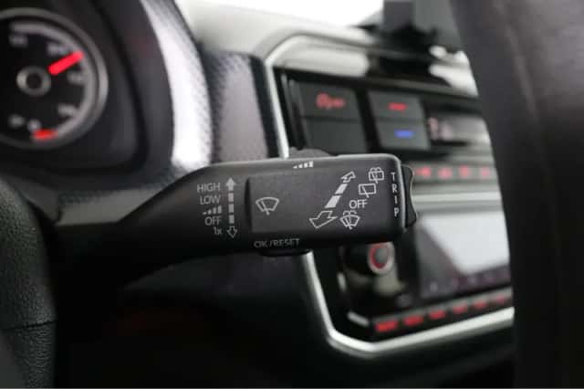 Volkswagen Up! (2023) thumbnail 28